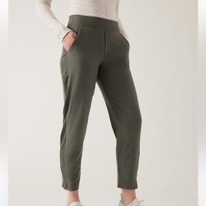Athleta Brooklyn Ankle pants - size 4